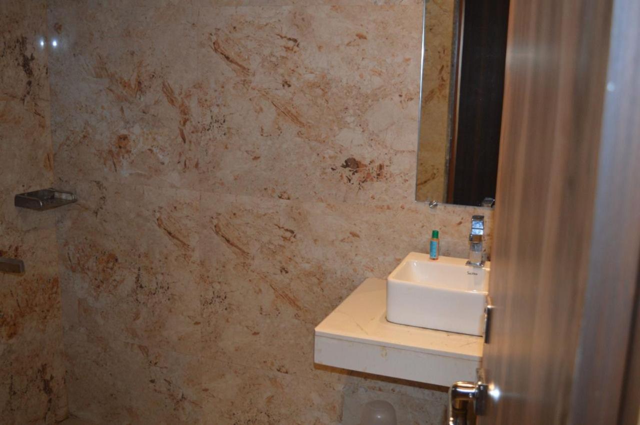 Hotel Byaris International By Bizzgrow Hotels Mumbai Kültér fotó